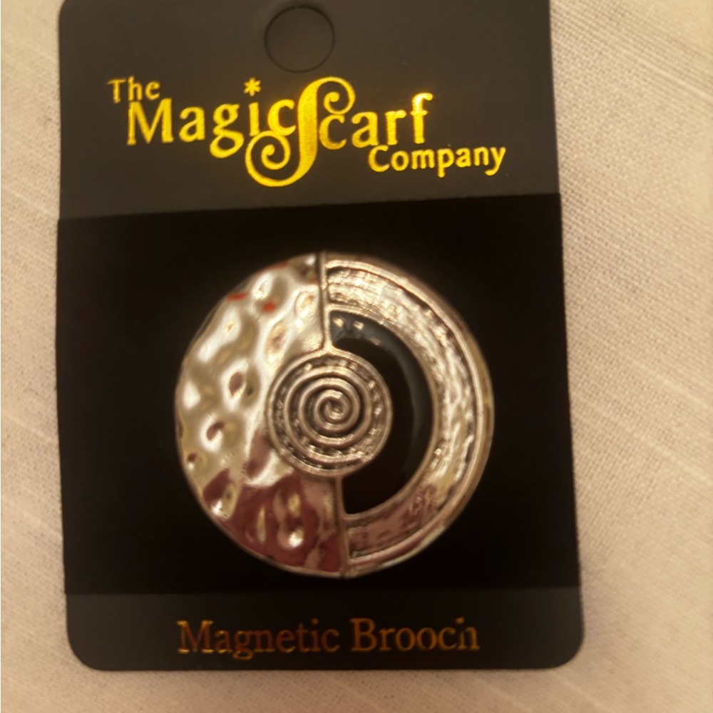 Spiral Silver Swirl Magnetic Brooch - Picture 2 of 3